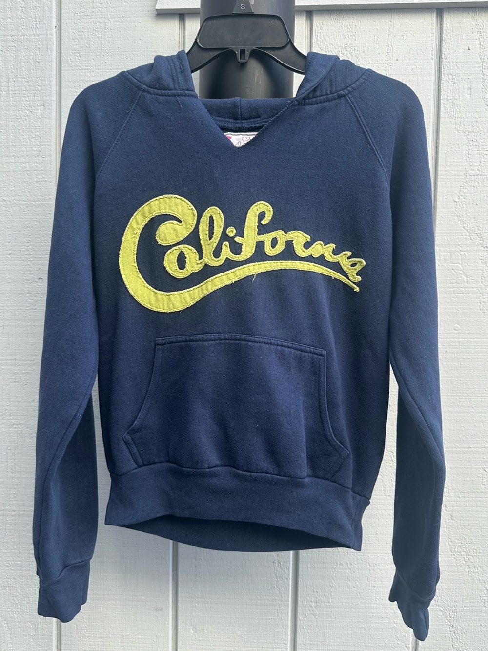 Tarea California Navy Pullover Hoodie Yellow Felt Logo Size Medium GUC